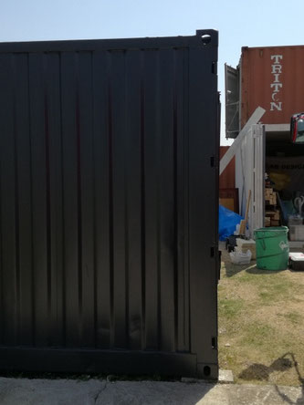兵庫県加東市 中古海上コンテナ12ftブラック塗装設置