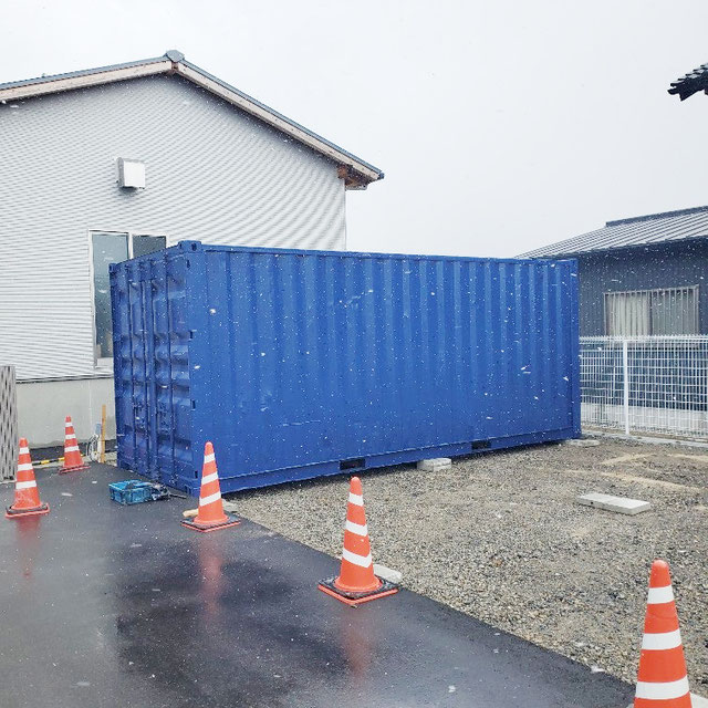 滋賀県彦根市 中古コンテナ20ftネイビーブルー塗装3本設置･1本移設