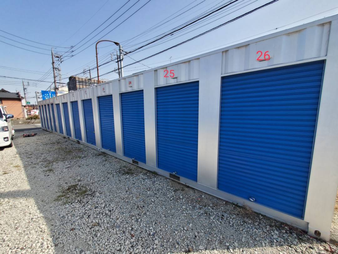 南高橋店の屋外型レンタル倉庫外観