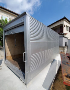 アルミコンテナ 大きなサイド扉・換気口付き！