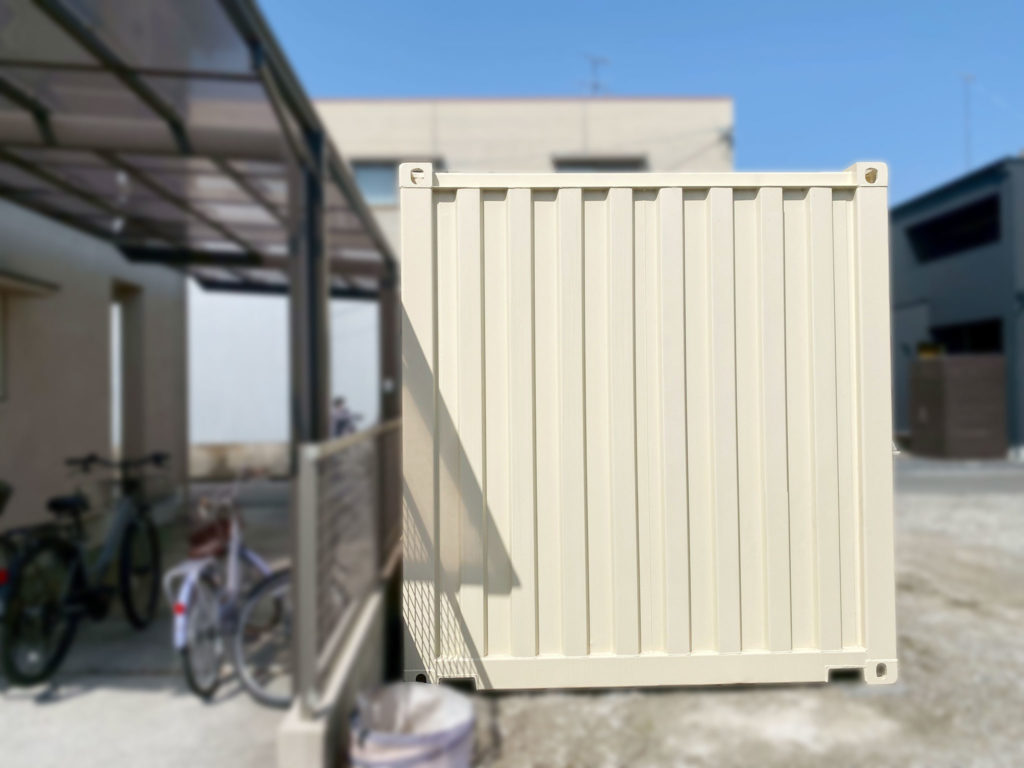 岐阜市茜部 20ft NEWVANコンテナ アイボリー設置 バイク倉庫事例