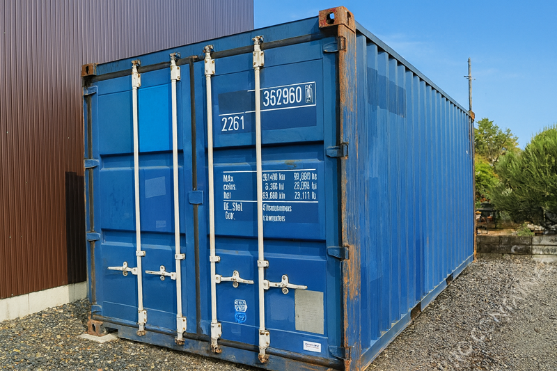 海上コンテナの扉（観音式）