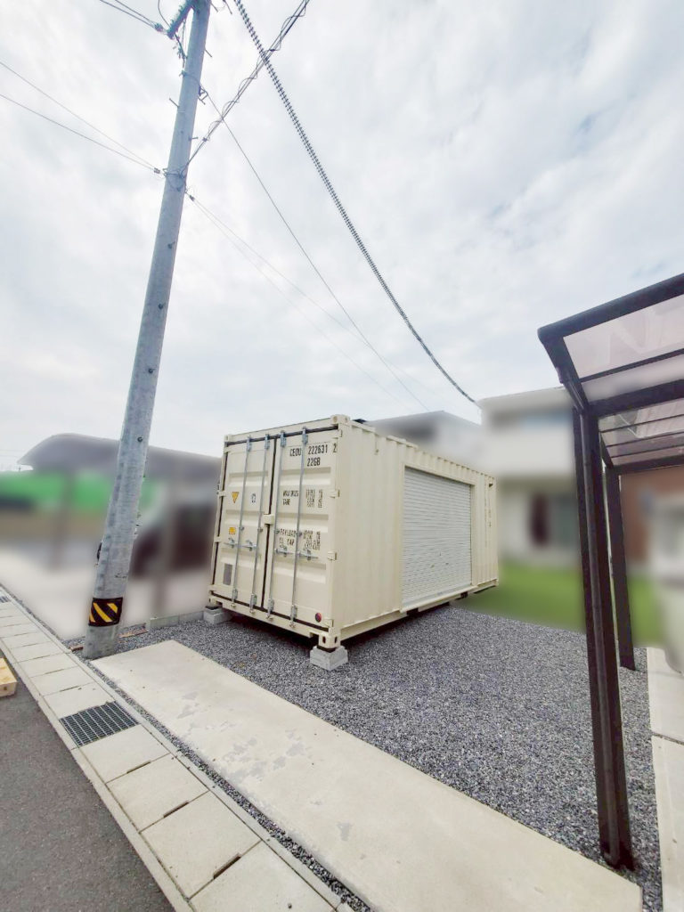 バイク収納に最適な20ftコンテナ 岐阜市西鶉 シャッター仕様