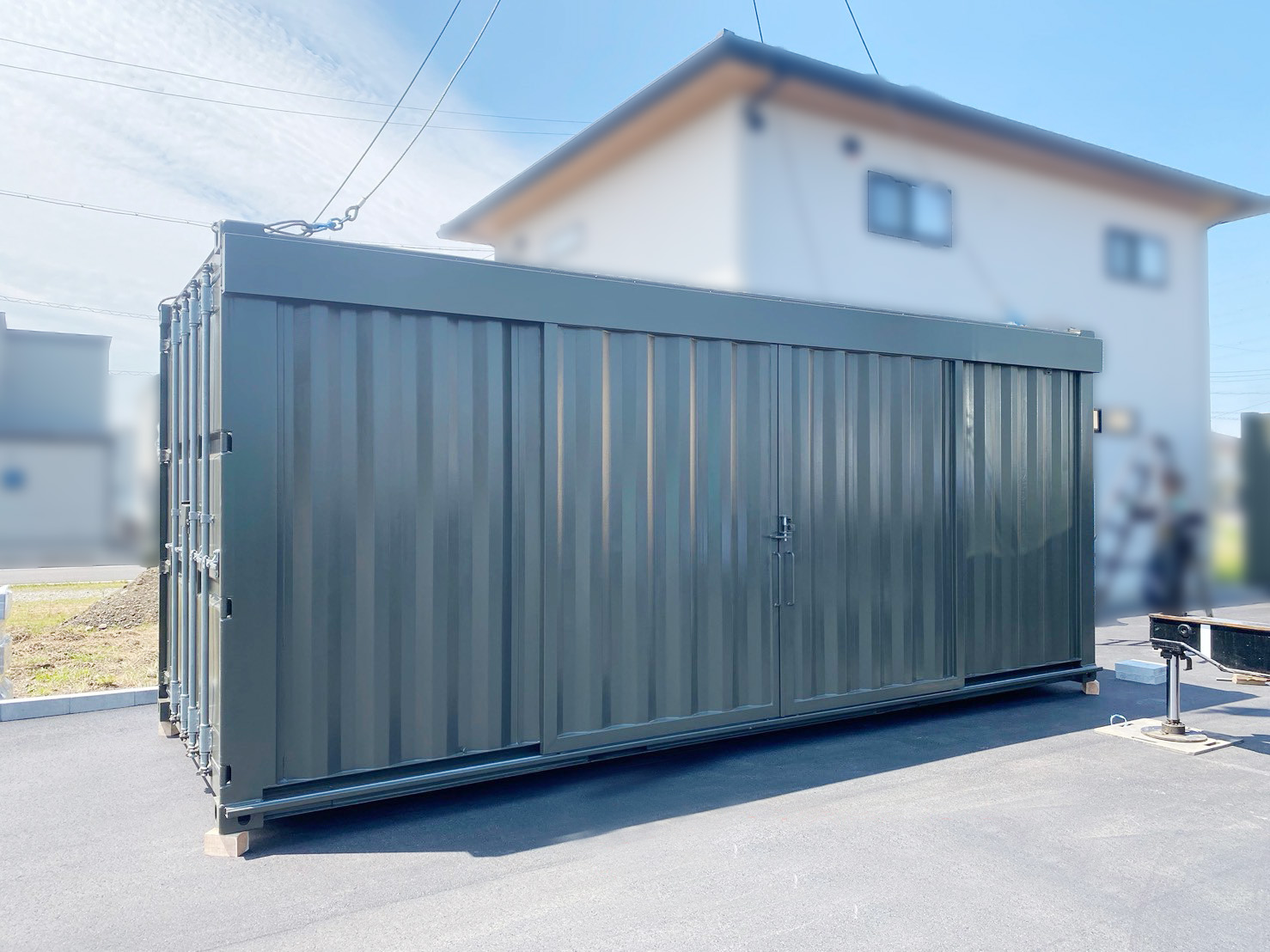 岐阜市上尻毛｜両開きスライディングドア付きNEWVANコンテナ20ft（新造