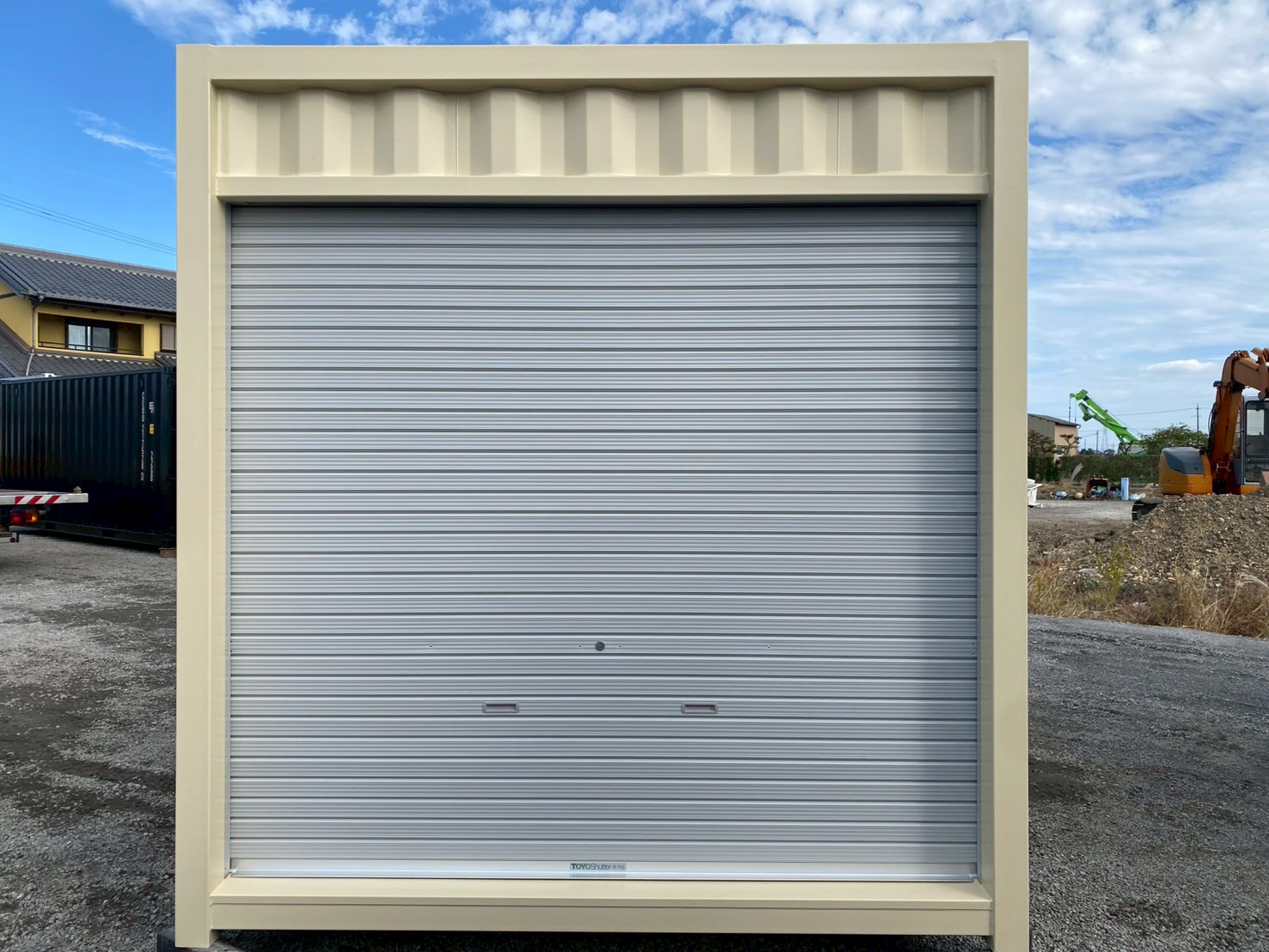 シャッター付きNEWVAN10ftコンテナRe アイボリー（新造） 正面外観