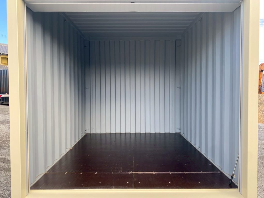 NEWVAN10ftコンテナRe アイボリー シャッター開閉時の様子