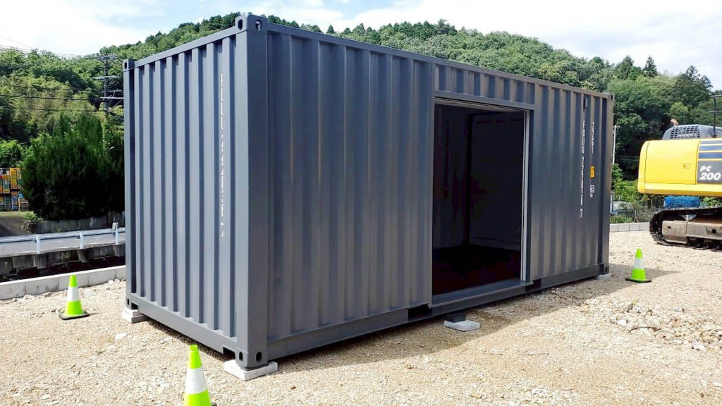 多治見市で納品したNEWVAN20ftコンテナ(グレー・W1800シャッター付き)外観写真