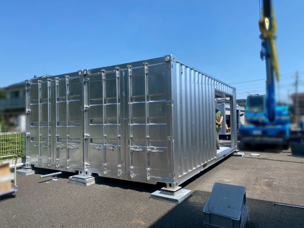 20ftコンテナ　内装DIY改造　設置後の様子