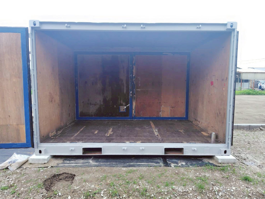12ftコンテナ 側面扉仕様(高さ2430mm)外観