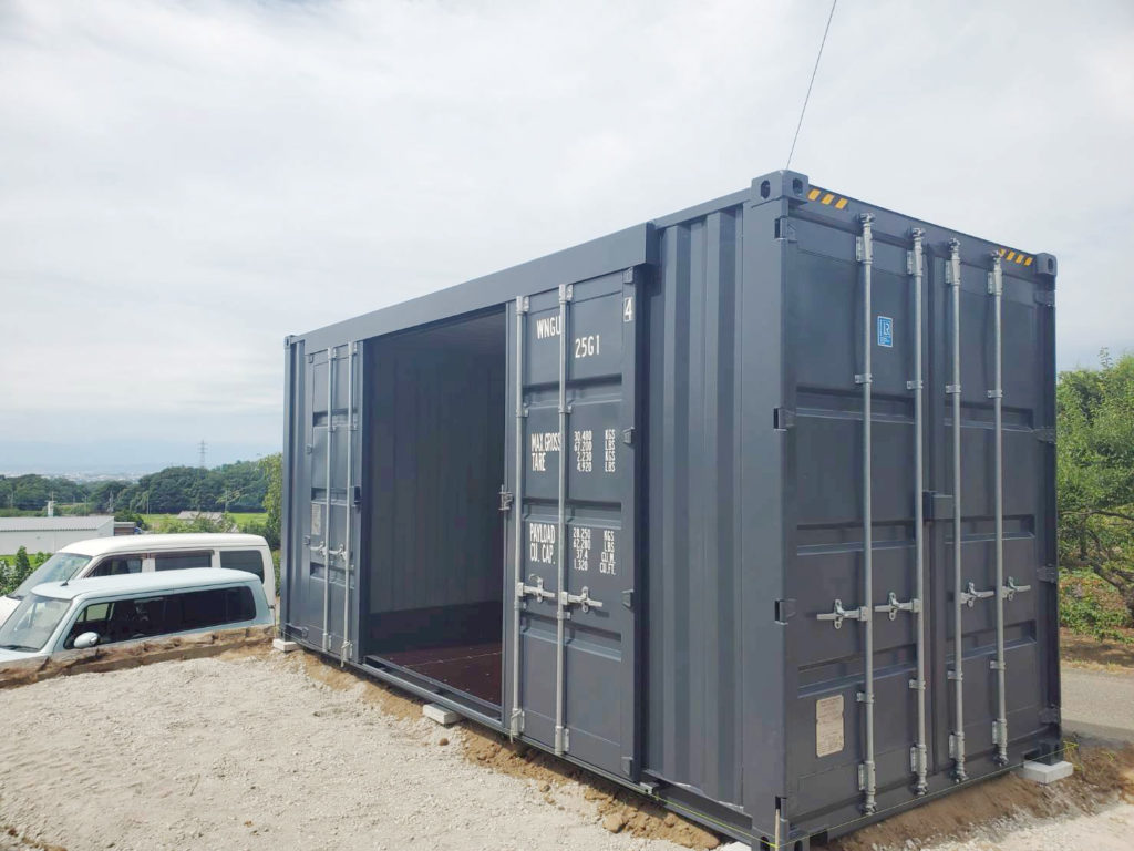 群馬県前橋市｜観音扉スライディングドア付きNEWVAN20ftコンテナハイキューブサイドオープン（新造/グレー）設置事例　内観