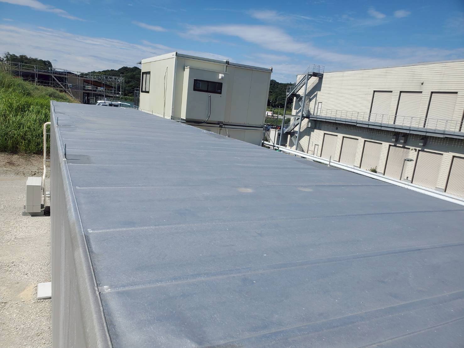 愛知県知多郡に設置されたリーファー冷凍冷蔵コンテナ40ft(椎茸栽培用途・ドア窓付き)