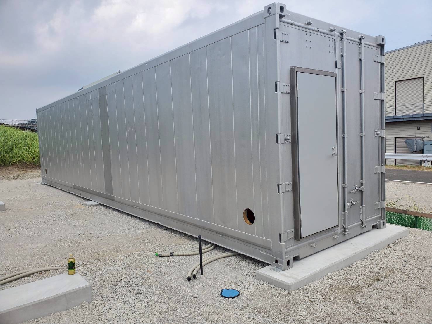 愛知県知多郡｜ドア・窓付きリーファー冷凍冷蔵コンテナ40ft（中古