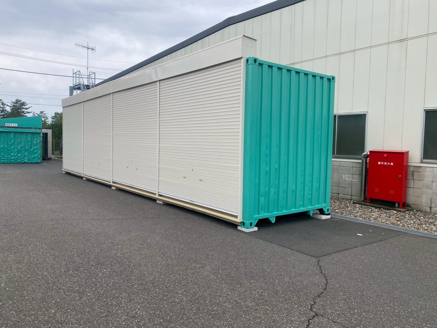 福井県福井市に設置されたグリーン系塗装の40ftハイキューブコンテナ（倉庫用途）