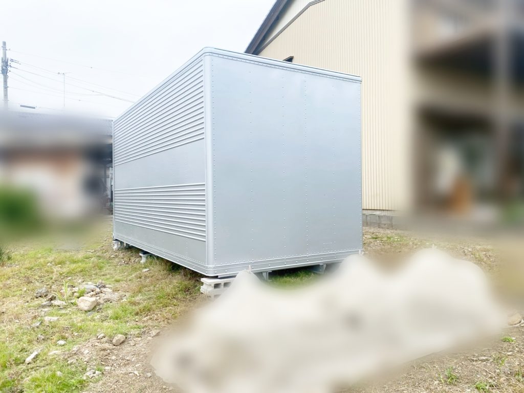 岐阜県岐阜市 2tアルミコンテナ サイドドアシャッター付き