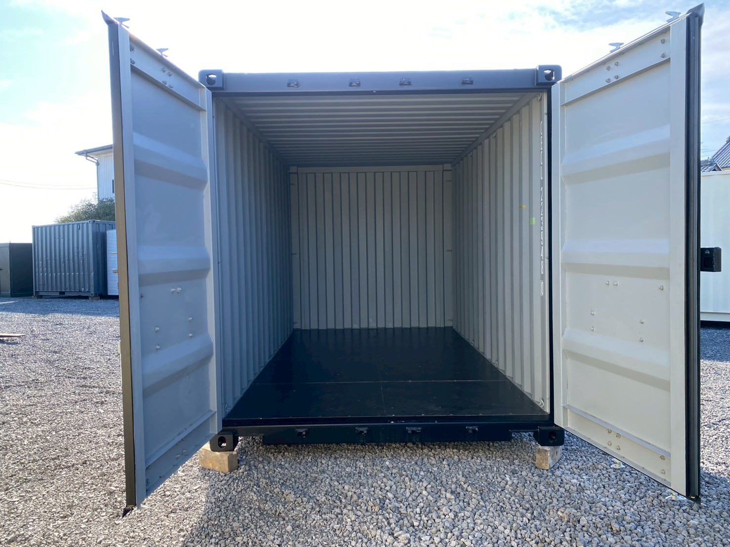 観音扉付きNEWVAN15ftコンテナRe(新造/ブラック)|絶妙サイズの4.4m・頑丈な中型倉庫・バイクガレージ