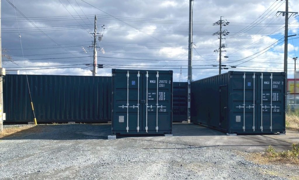 三重県三重郡
20ftNEWVAN（グレー）
窓・ドア取付