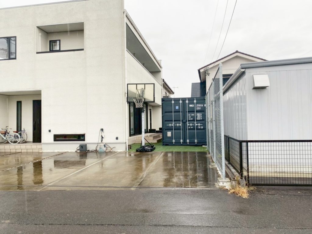 岐阜県岐阜市 NEWVAN20ftコンテナ ダークグレー