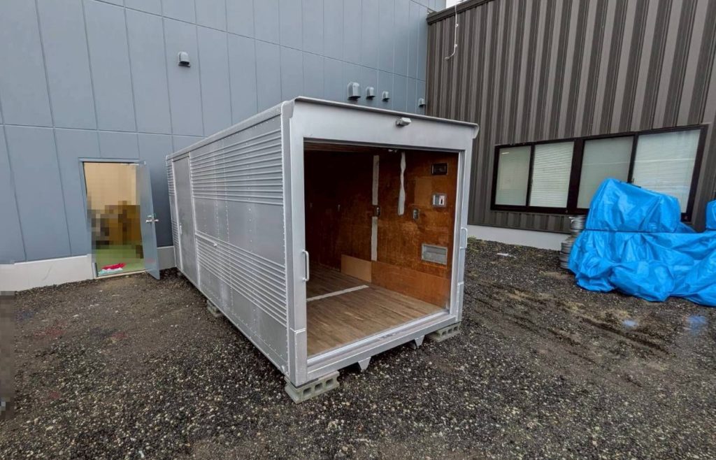 奈良県磯城郡
2tアルミコンテナ
ロータイプ