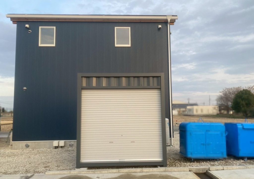 愛知県岩倉市 シャッター付きNEWVAN10ftコンテナRe グレー